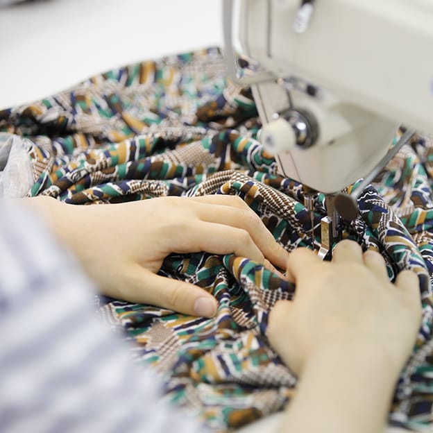 Sewing operator / 縫製士